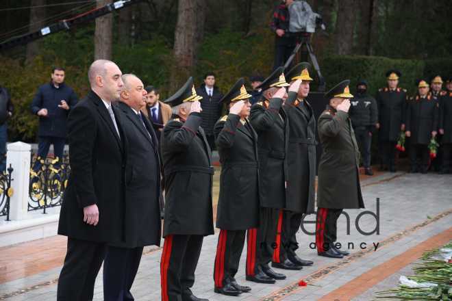 Общественность Азербайджана чтит память великого лидера Гейдара Алиева Aзербайджан Баку 12 декабря 2022